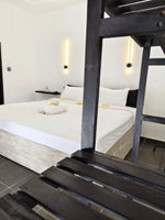 AVEBODI 🖤 SURF & STAY — Private King (per night)