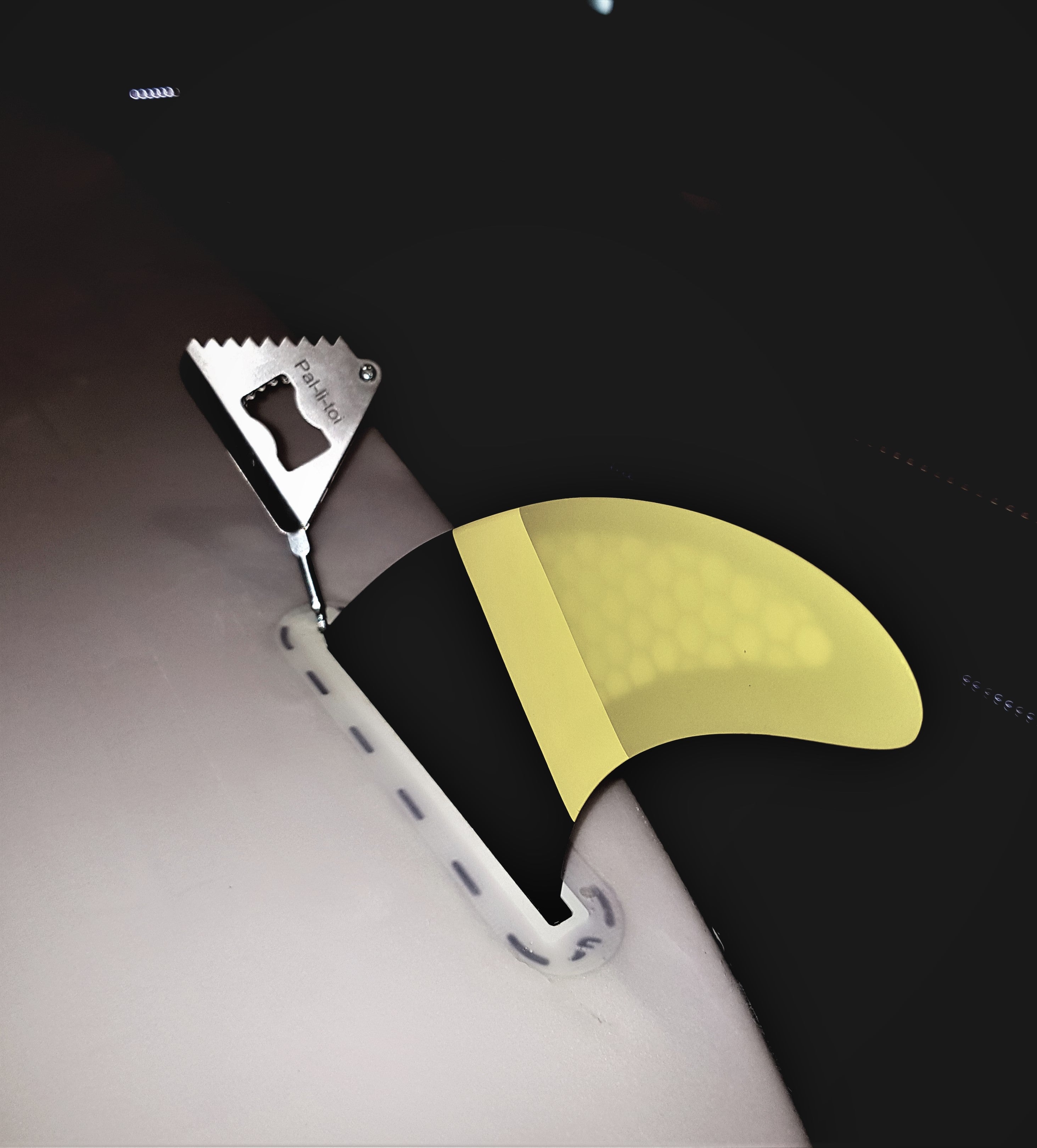 SURF KEYCHAIN Multi Tool | Fin Key | Wax Comb | Wax Scraper | Bottle Opener | Screwdriver |